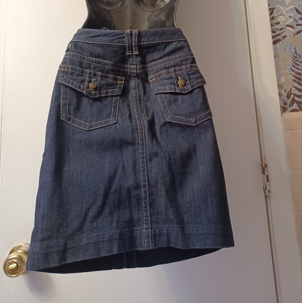 Tommy Hilfiger Dark Wash Denim Brass Logo Button Skirt - Picture 4 of 8